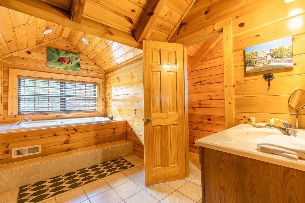 Comfort Cabin Bearway To Heaven W Private Hot Tub 鸽子谷 外观 照片